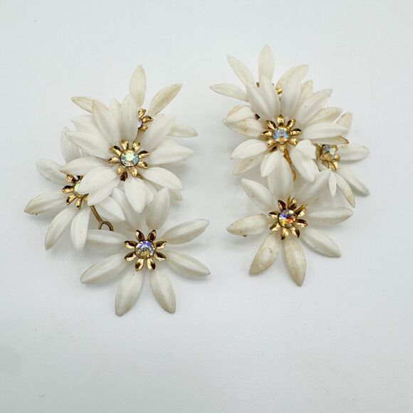 Vintage Daisy Cluster White Earrings Clip On Aurora Borealis Rhinestone Glamour - Picture 2 of 8